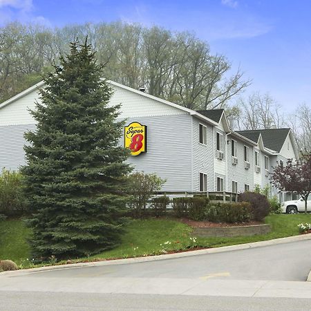 Super 8 By Wyndham Manistee Hotel Kültér fotó