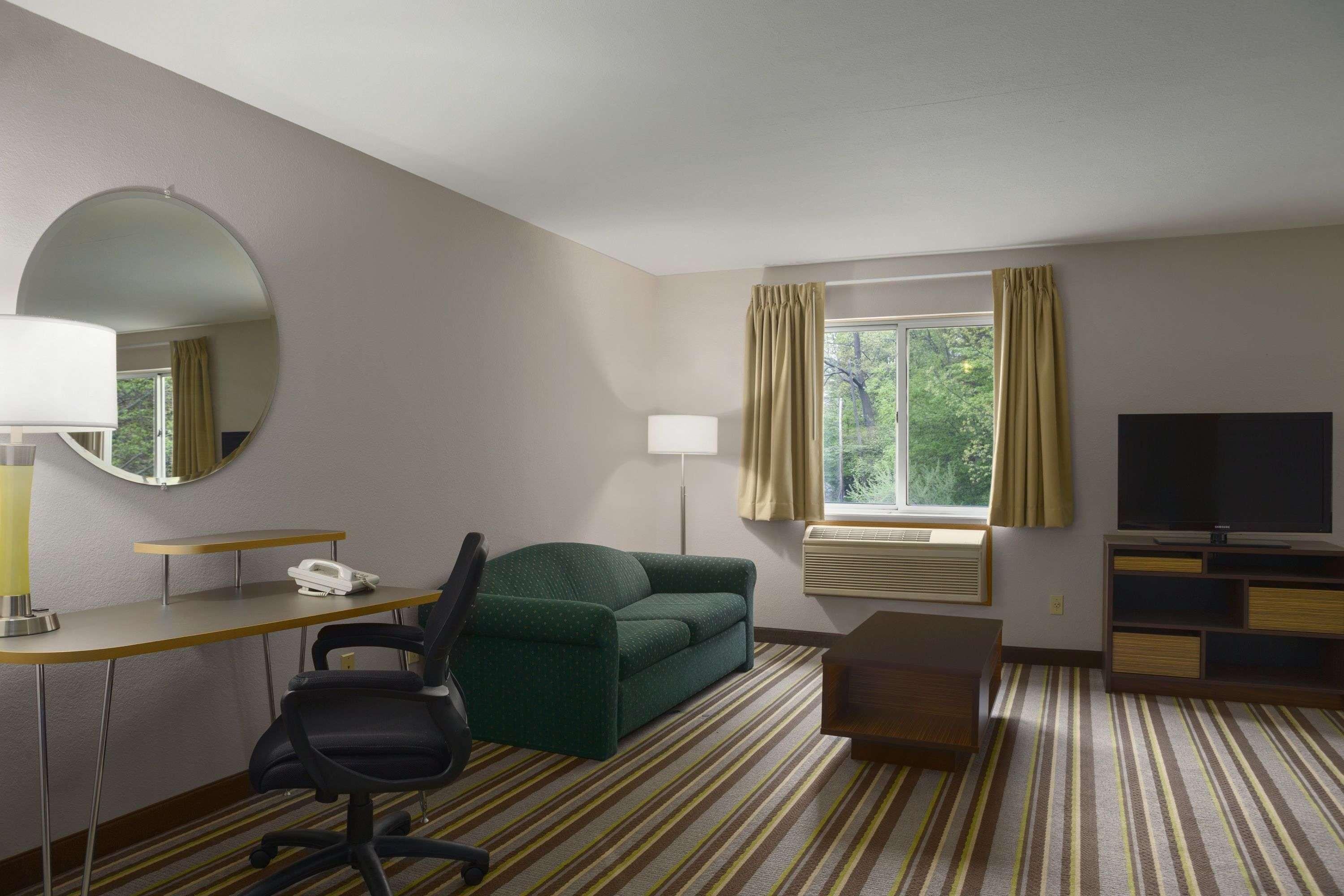 Super 8 By Wyndham Manistee Hotel Kültér fotó