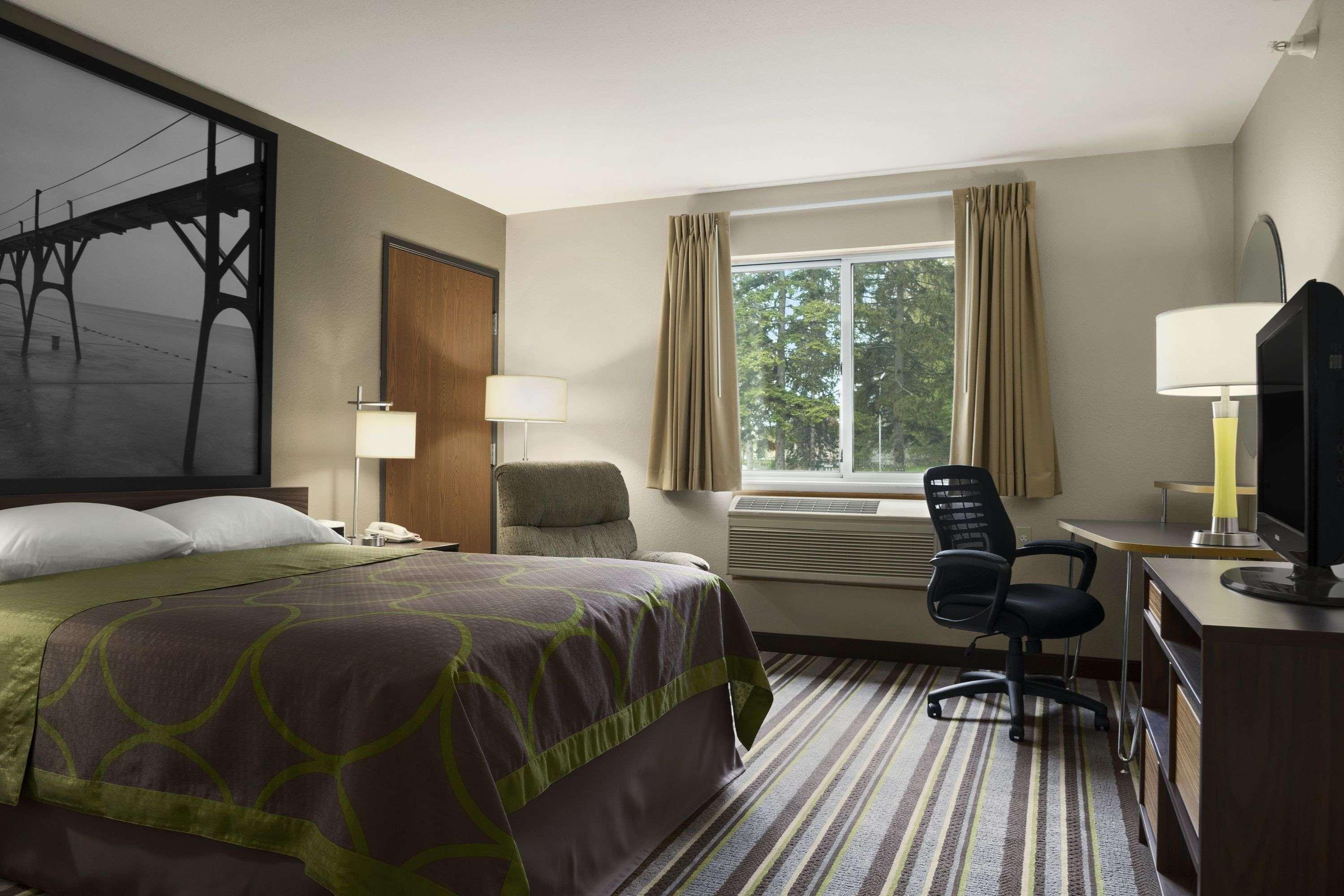 Super 8 By Wyndham Manistee Hotel Kültér fotó