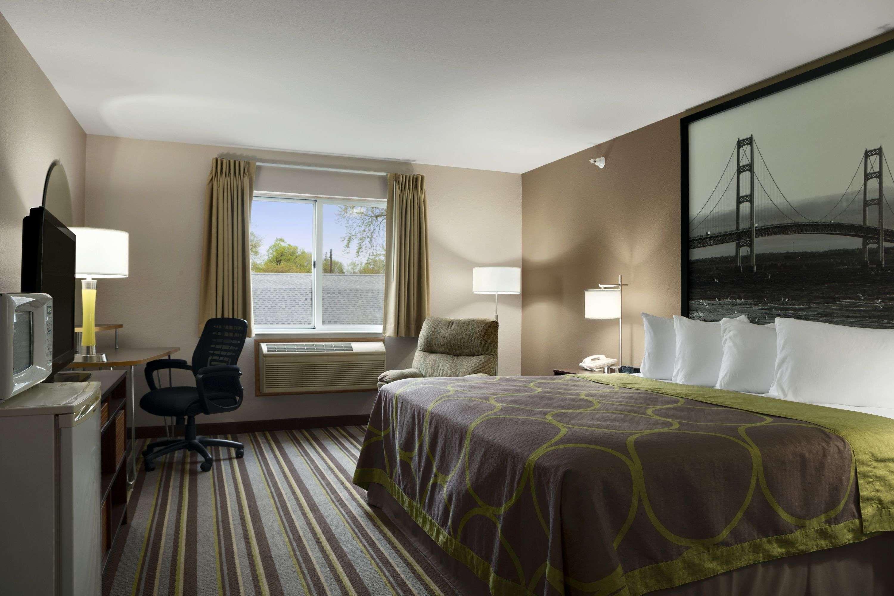 Super 8 By Wyndham Manistee Hotel Kültér fotó